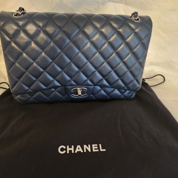 CHANEL Handbags - Caviar chanel bag